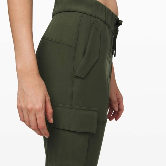 Lululemon Ready Set Cargo Pant Dark Olive - Size 4 - Picture 5 of 16